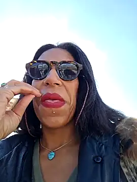 Snapshot of Goldenlace chatting on March 12, 2025, 10:37 am Goldenlace online show from March 12, 2025, 10:37 am