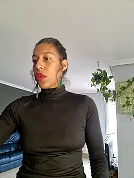 Snapshot of Goldenlace chatting on November 21, 2025, 11:20 am Goldenlace online show from November 21, 2025, 11:20 am