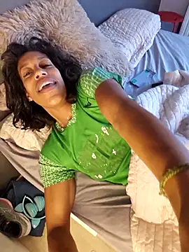 Snapshot of Goldenlace chatting on December 14, 2025, 7:58 am Goldenlace online show from December 14, 2025, 7:58 am