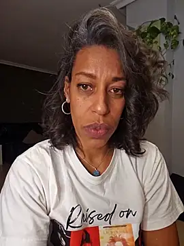 Snapshot of Goldenlace chatting on January 6, 2026, 8:34 pm Goldenlace online show from January 6, 2026, 8:34 pm