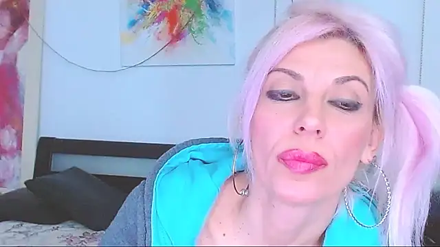 HoneyLara online show from March 6, 2025, 1:05 am