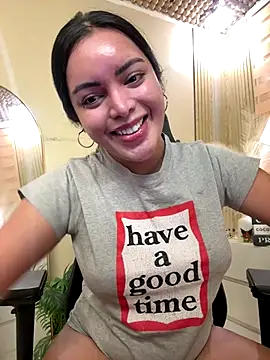 HotstuffCherrySummer online show from November 5, 2025, 7:30 am