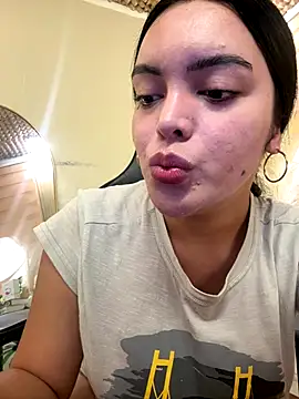 HotstuffCherrySummer online show from November 21, 2025, 8:02 am