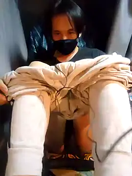 tarou08700870 online show from November 17, 2025, 6:46 pm