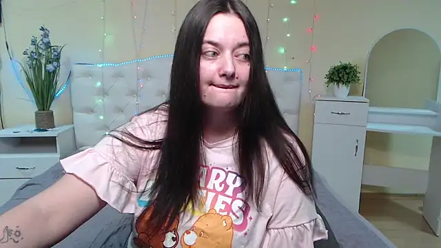 Snapshot of MilanaPrice chatting on January 26, 2025, 1:20 am MilanaPrice online show from January 26, 2025, 1:20 am