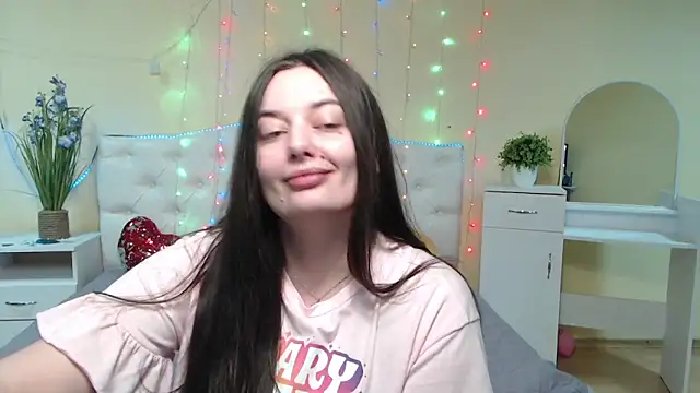 Snapshot of MilanaPrice chatting on January 26, 2025, 6:37 pm MilanaPrice online show from January 26, 2025, 6:37 pm