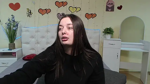 Snapshot of MilanaPrice chatting on February 10, 2025, 6:35 pm MilanaPrice online show from February 10, 2025, 6:35 pm