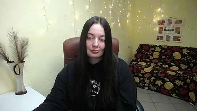 MilanaPrice online show from November 11, 2025, 6:30 pm