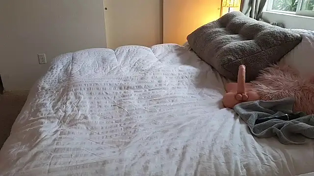 JESS LOVES online show from February 8, 2025, 5:08 pm