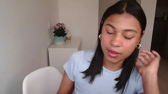 dark enchantress  online show from December 8, 2024, 10:25 pm