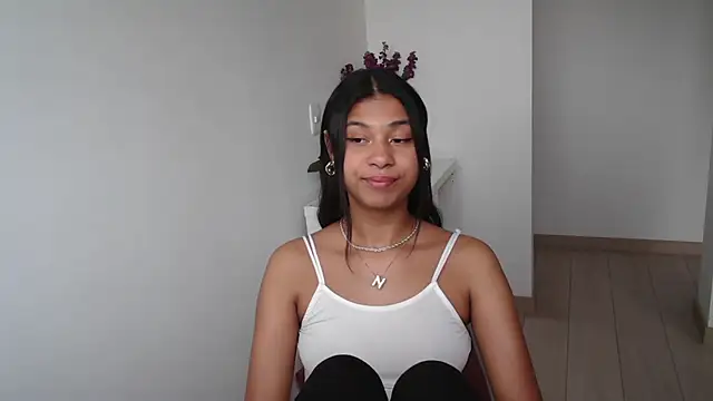 dark enchantress  online show from February 14, 2025, 9:32 pm