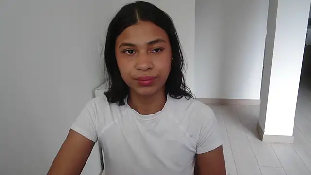 dark enchantress  online show from February 18, 2025, 9:20 pm