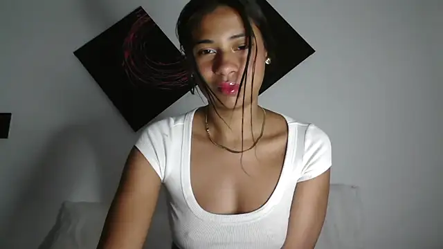 dark enchantress  online show from November 1, 2025, 10:34 pm