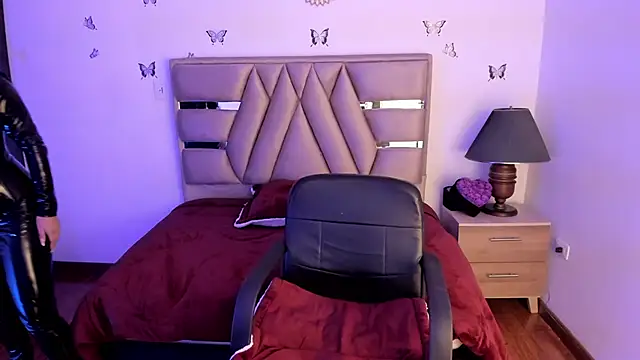 cristie ortiz online show from February 4, 2025, 1:13 am