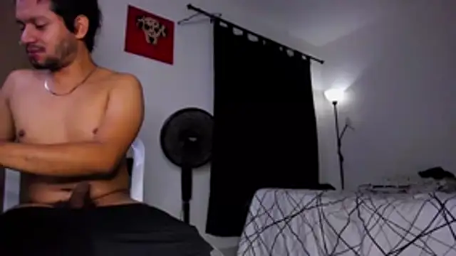 Cloudy pigDude online show from April 6, 2026, 4:46 am