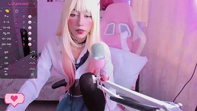 mia kawaii05 online show from February 12, 2025, 6:30 pm