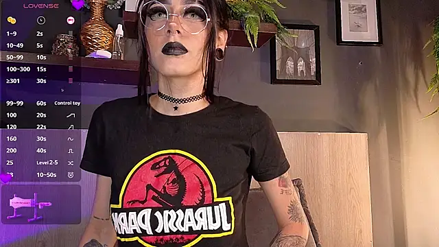 Snapshot of Mackenzie_Moore chatting on October 28, 2025, 10:45 pm Mackenzie Moore online show from October 28, 2025, 10:45 pm