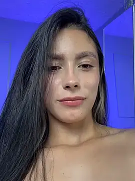 Snapshot of Lauraxx69 chatting on March 17, 2025, 7:35 am Lauraxx69 online show from March 17, 2025, 7:35 am