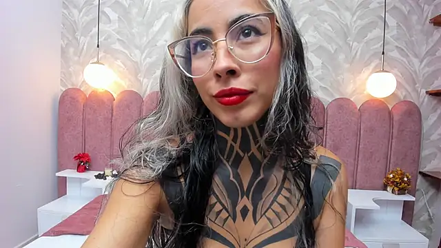 NicoleBlum online show from January 13, 2025, 12:45 pm