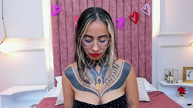 NicoleBlum online show from February 12, 2025, 11:51 pm