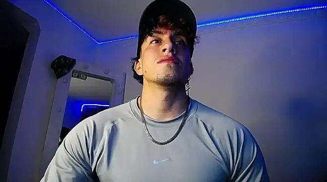 Snapshot of strongboy_ chatting on December 24, 2024, 5:27 am strongboy online show from December 24, 2024, 5:27 am