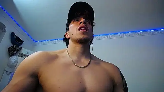 Snapshot of strongboy_ chatting on January 24, 2025, 11:56 pm strongboy online show from January 24, 2025, 11:56 pm