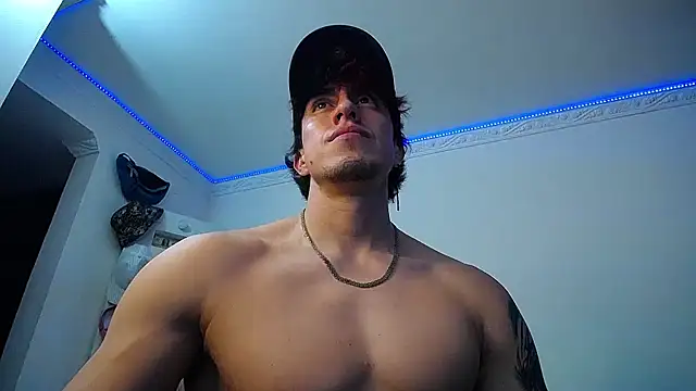 Snapshot of strongboy_ chatting on January 29, 2025, 12:54 am strongboy online show from January 29, 2025, 12:54 am