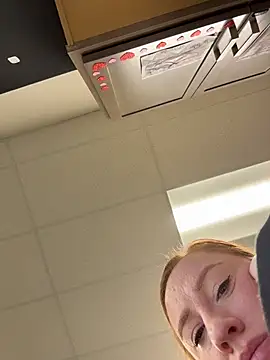 cinnatitties online show from October 30, 2025, 5:35 pm