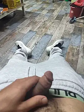 Snapshot of By_izmirli3535 chatting on October 11, 2025, 12:43 am By izmirli3535 online show from October 11, 2025, 12:43 am