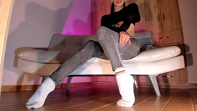 Snapshot of ArchieCollins chatting on March 13, 2025, 11:27 pm ArchieCollins online show from March 13, 2025, 11:27 pm