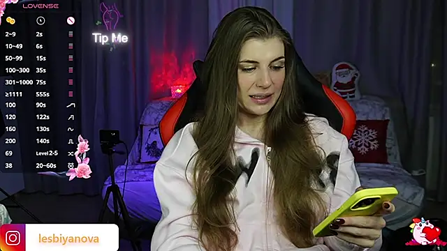 Snapshot of Just_alice chatting on January 1, 2025, 2:31 pm Just alice online show from January 1, 2025, 2:31 pm
