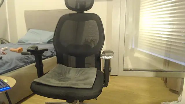 damarossa87 online show from April 8, 2026, 9:20 am