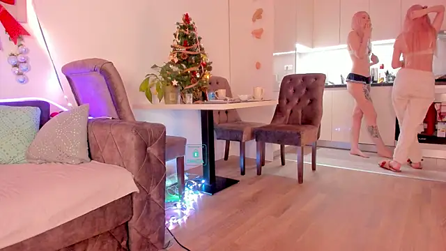 AlexRoseLiRed online show from January 6, 2025, 9:43 pm