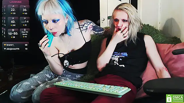 Snapshot of Alien_Bella chatting on December 8, 2024, 2:39 am Alien Bella online show from December 8, 2024, 2:39 am