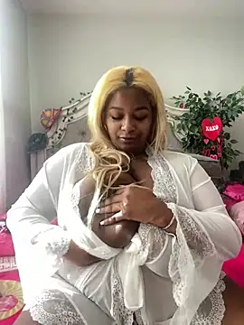 BigFineSelena online show from February 2, 2025, 3:07 pm