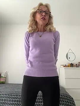 adella13 online show from March 17, 2026, 7:12 am