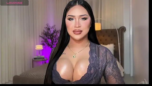 Your Majesty Tyra online show from November 21, 2025, 5:06 am