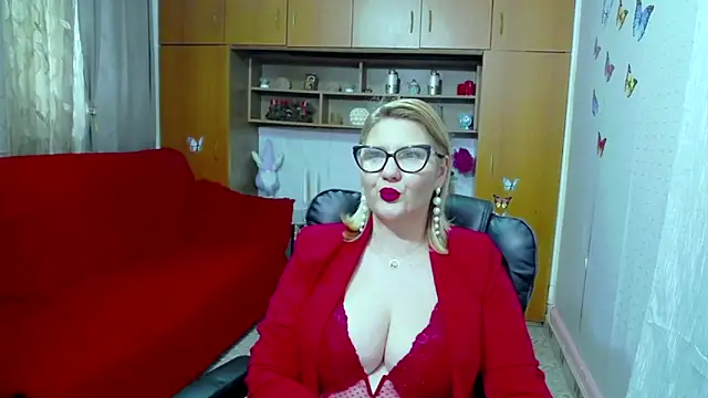 Snapshot of LucilleFenlys chatting on February 26, 2025, 6:15 am LucilleFenlys online show from February 26, 2025, 6:15 am