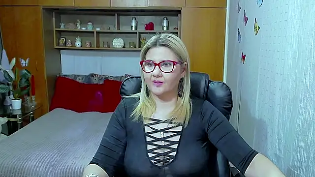 LucilleFenlys online show from March 15, 2026, 7:31 pm