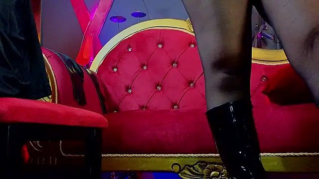 PerlaDivaio online show from October 23, 2025, 2:49 pm