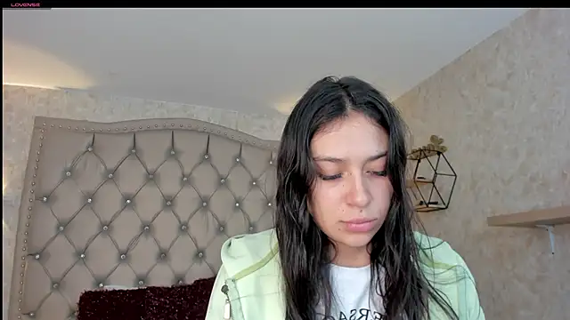 dayra angels online show from January 9, 2025, 1:18 am