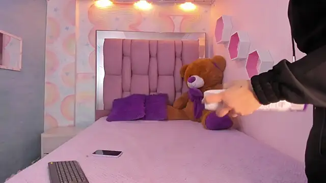 dayra angels online show from February 25, 2025, 3:20 am