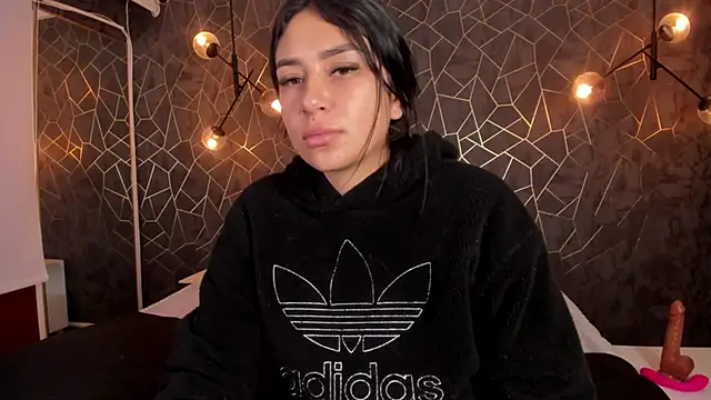 dayra angels online show from September 8, 2025, 9:03 pm