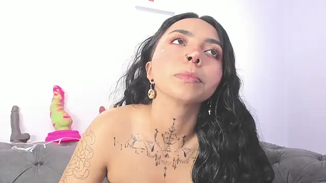 miss soffi  online show from December 12, 2024, 3:37 pm