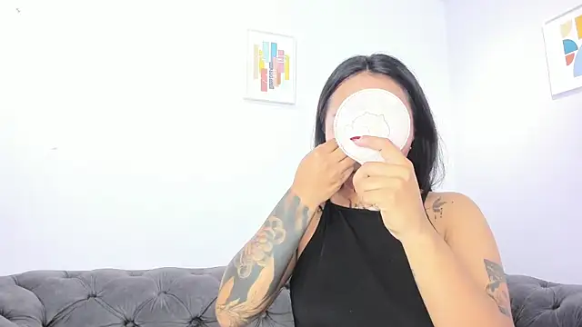 miss soffi  online show from January 7, 2026, 12:18 pm