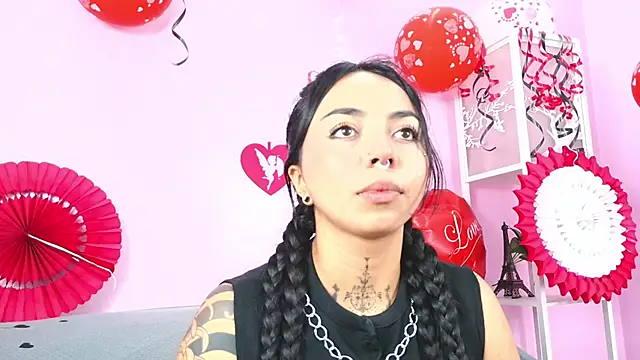 miss soffi  online show from February 19, 2026, 6:26 pm