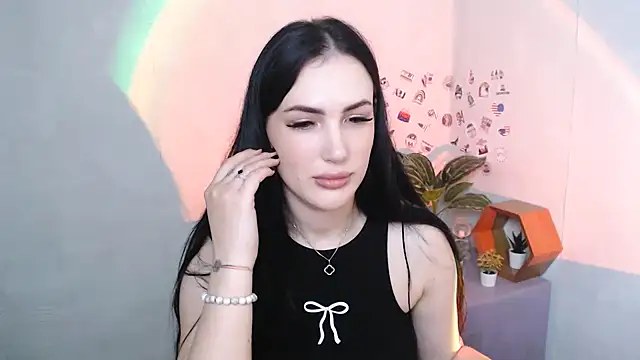 MisssShy  online show from November 6, 2025, 4:24 am