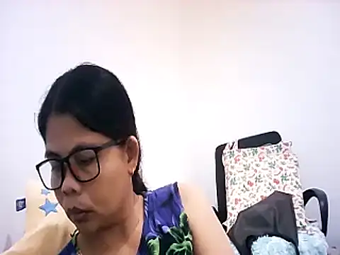 Snapshot of pinay_milfxx chatting on December 17, 2025, 12:27 am pinay milfxx online show from December 17, 2025, 12:27 am