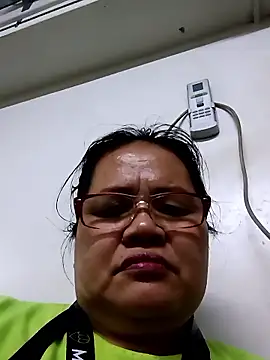 Snapshot of Chubbysweetmom chatting on January 13, 2026, 9:03 am Chubbysweetmom online show from January 13, 2026, 9:03 am