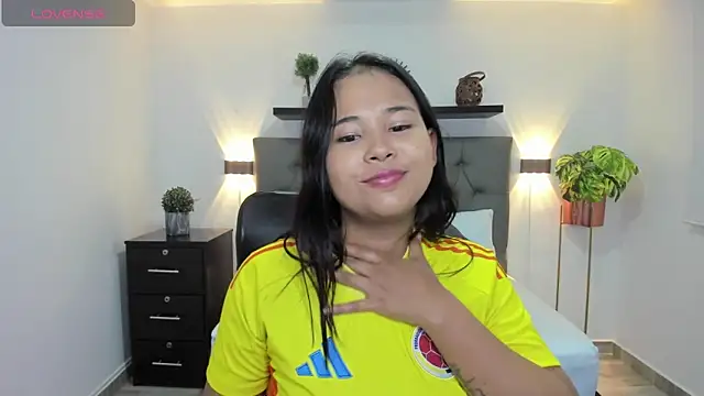 isabella florez online show from February 22, 2025, 11:46 am